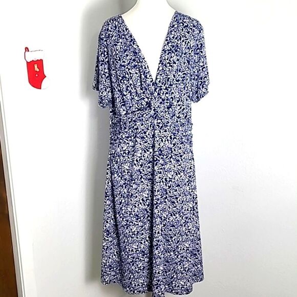 Connected Blue & White Print Midi-Dress, V-neckline with  Knot Accent, Size 16W - Picture 1 of 9